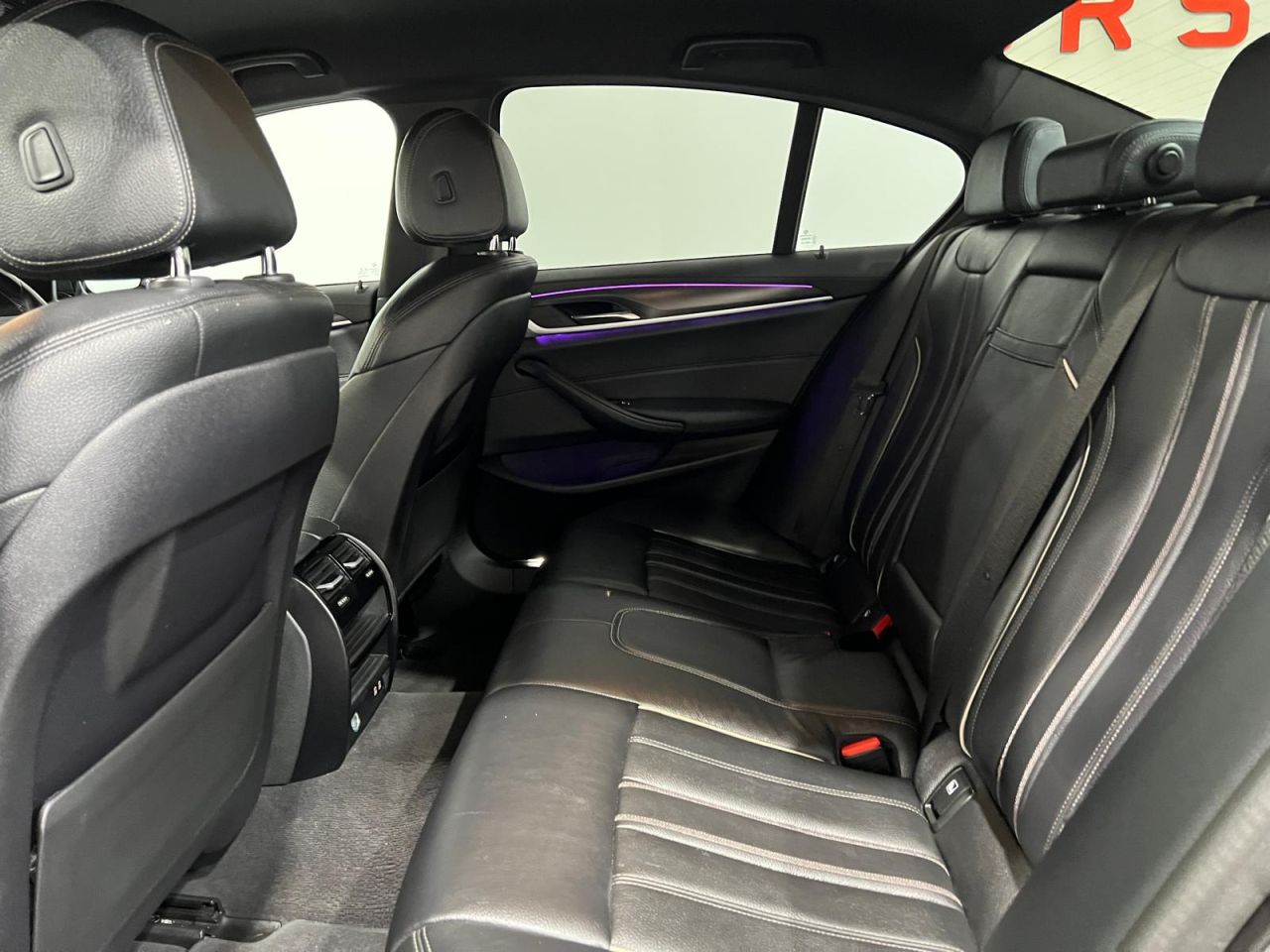 2022 BMW 5 SERIES 3.0 530d MHT M Sport Saloon 4dr Diesel Hybrid Steptronic xDrive Euro 6 (s/s - vehicle photo 8 for sale on PureCar