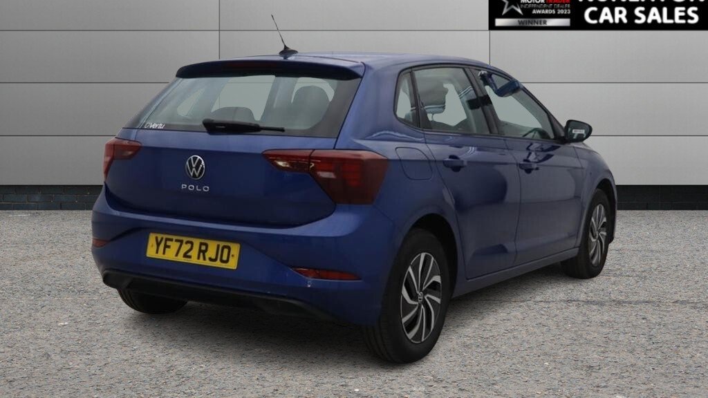 2022 Volkswagen Polo — image 3