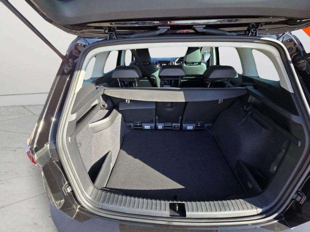 2023 Skoda Karoq — image 2