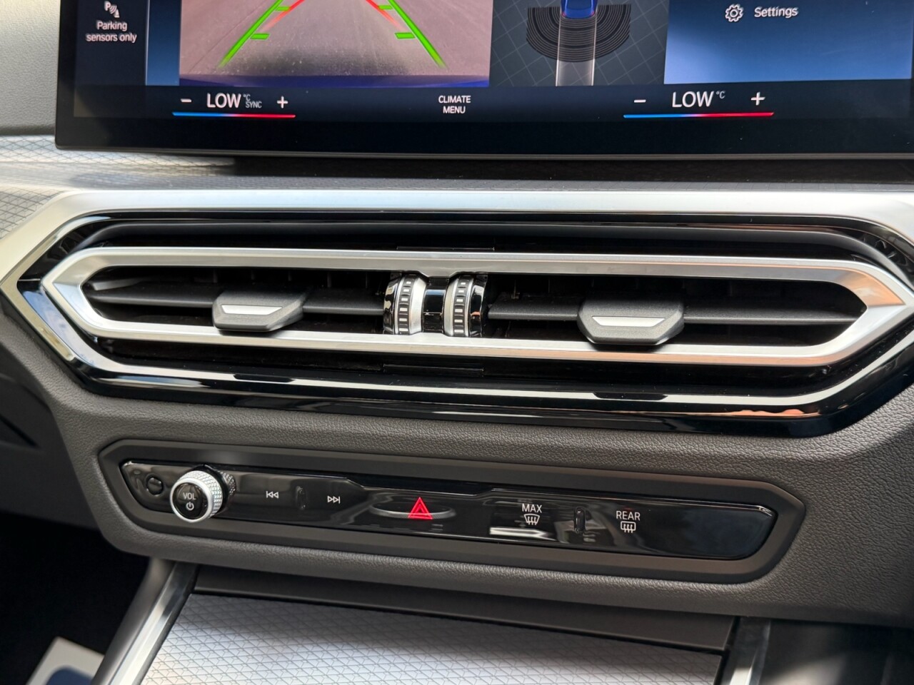 2024 BMW 3 SERIES 2.0 320i M Sport Saloon 4dr Petrol Auto Euro 6 (s/s) (184 ps) - vehicle photo 15 for sale on PureCar