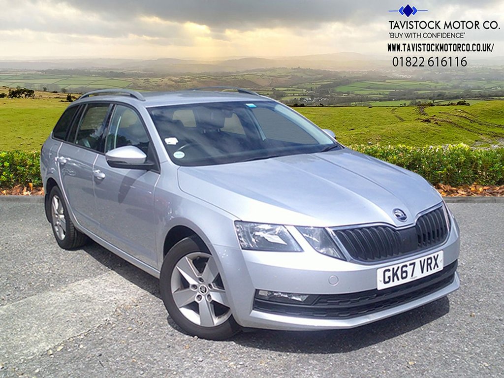 Silver 2017 Skoda Octavia Estate Front-wheel drive Manual