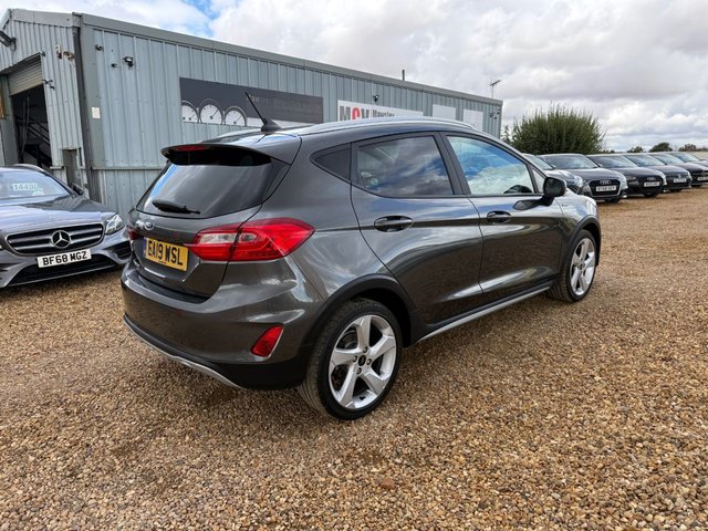 2019 Ford Fiesta — image 3