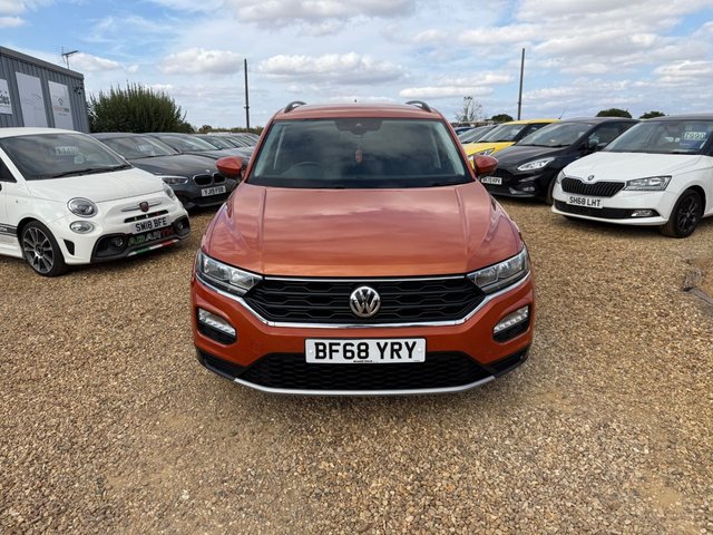 2018 Volkswagen T-Roc — image 2