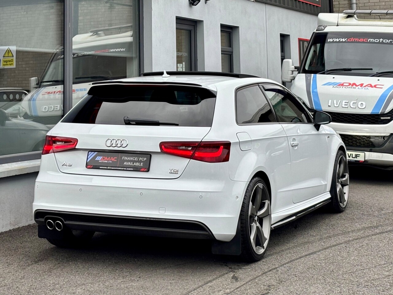 2015 AUDI A3 2.0 TDI S line Hatchback 3dr Diesel S Tronic quattro Euro 6 (s/s) (184 ps) - vehicle photo 8 for sale on PureCar
