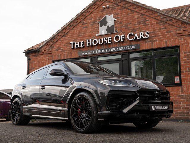 2025 Lamborghini URUS