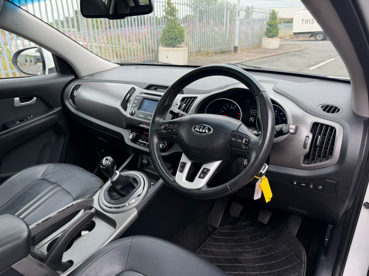 2014 KIA SPORTAGE 1.7 CRDi EcoDynamics 3 SUV 5dr Diesel Manual 2WD Euro 5 (s/s) (114 bhp) - vehicle photo 9 for sale on PureCar