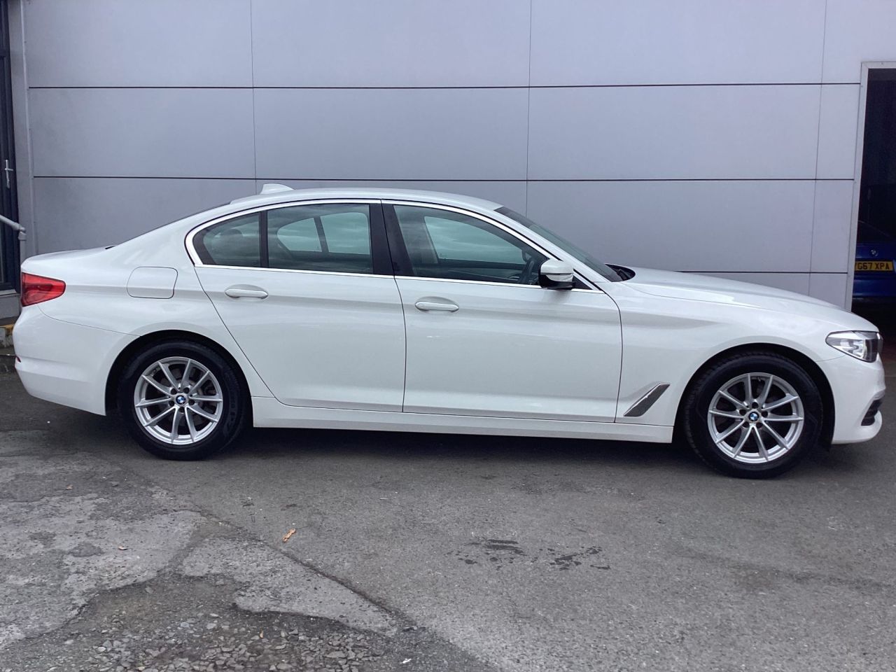 2020 BMW 5 SERIES 2.0 520d MHT SE Saloon 4dr Diesel Hybrid Auto Euro 6 (s/s) (190 ps) 1 owner - vehicle photo 6 for sale on PureCar