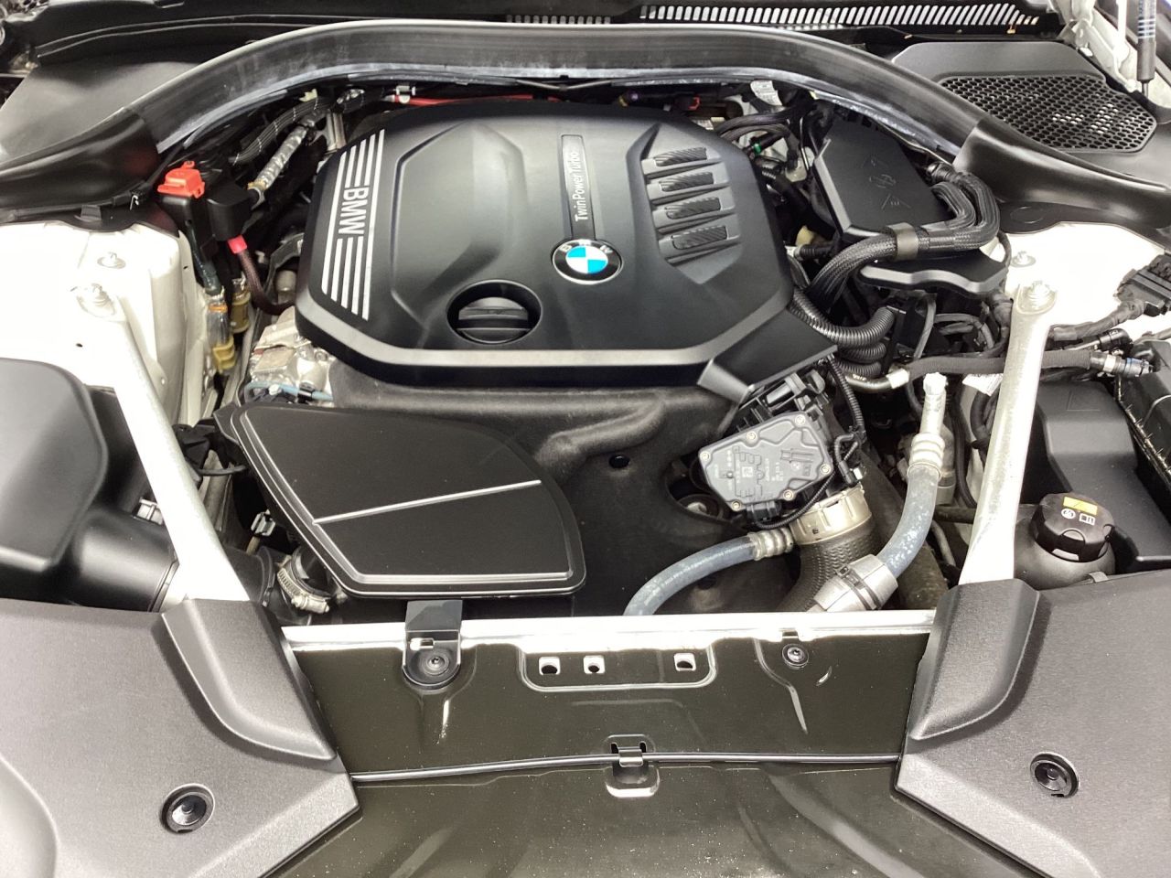 2020 BMW 5 SERIES 2.0 520d MHT SE Saloon 4dr Diesel Hybrid Auto Euro 6 (s/s) (190 ps) 1 owner - vehicle photo 27 for sale on PureCar