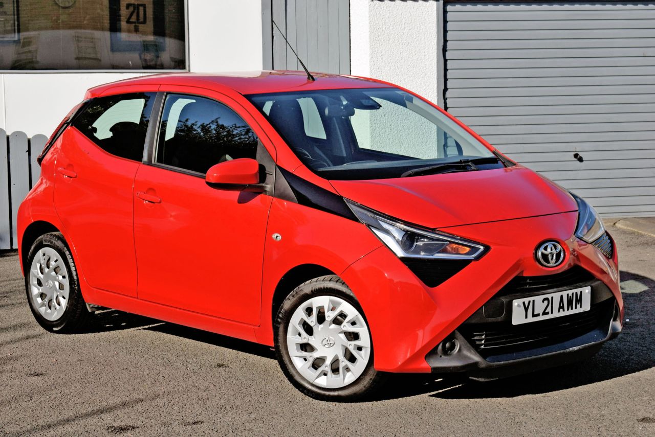 2021 TOYOTA AYGO 1.0 VVT-i x-play Hatchback 5dr Petrol Manual Euro 6 (s/s) (71 ps) Apple Car - vehicle photo 3 for sale on PureCar