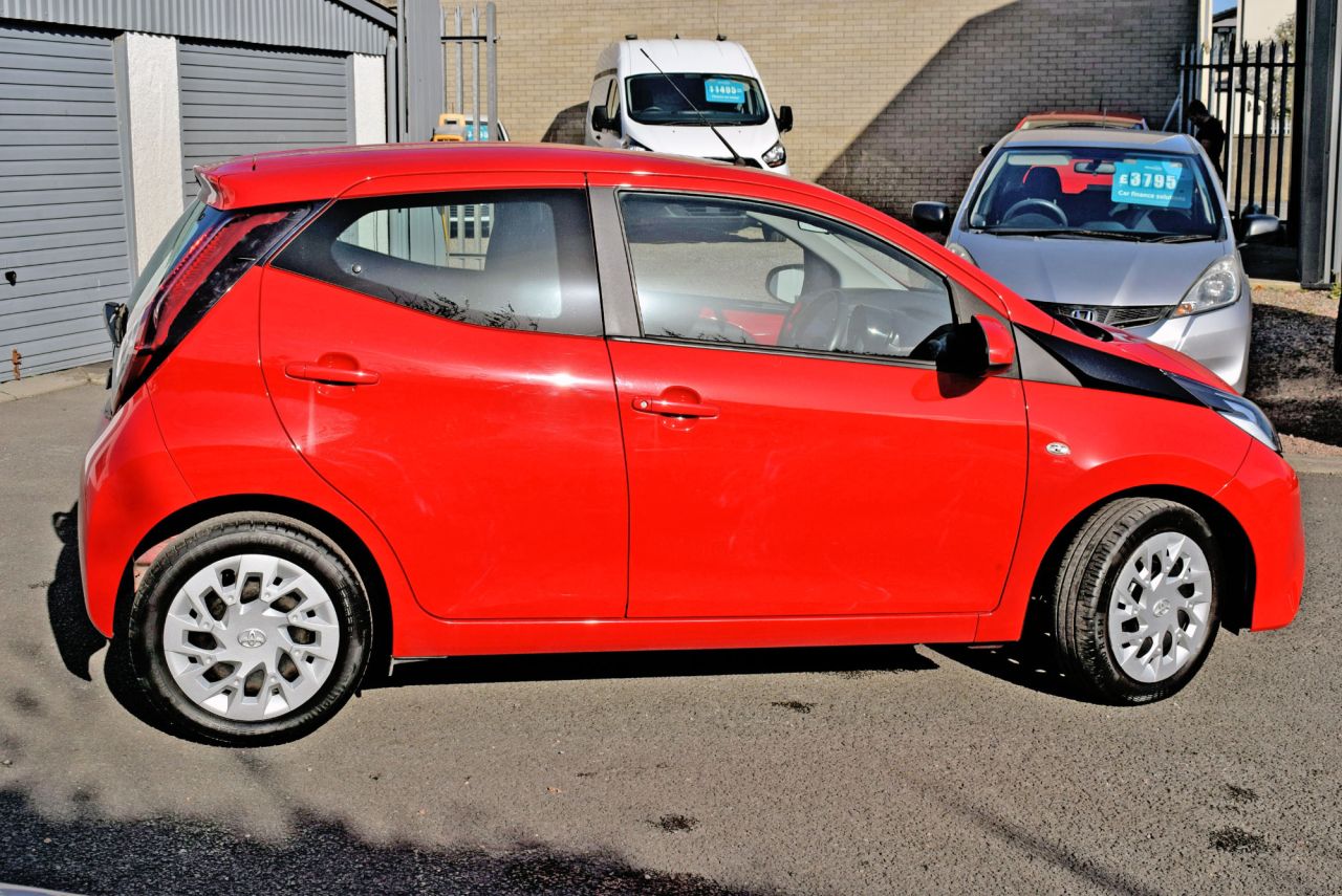 2021 TOYOTA AYGO 1.0 VVT-i x-play Hatchback 5dr Petrol Manual Euro 6 (s/s) (71 ps) Apple Car - vehicle photo 5 for sale on PureCar