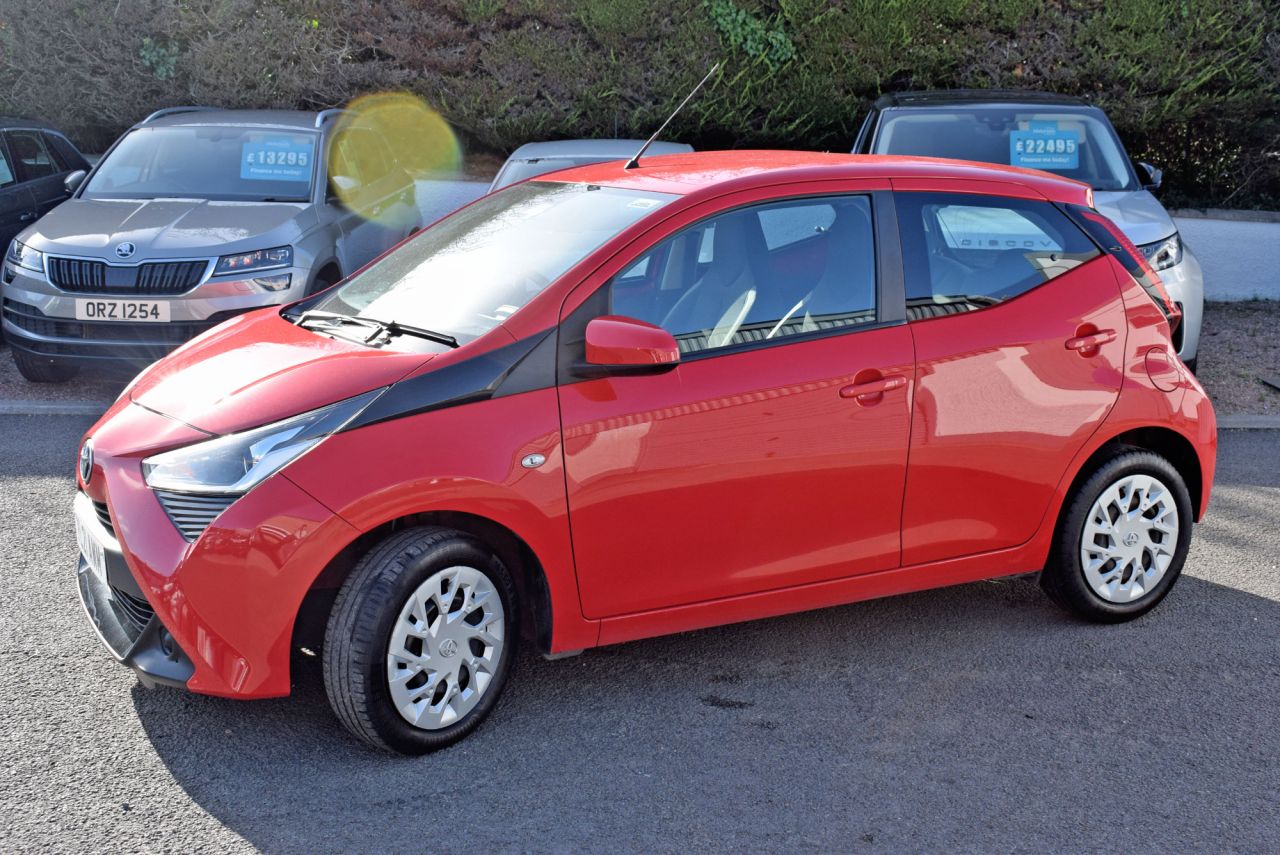 2021 TOYOTA AYGO 1.0 VVT-i x-play Hatchback 5dr Petrol Manual Euro 6 (s/s) (71 ps) Apple Car - vehicle photo 9 for sale on PureCar