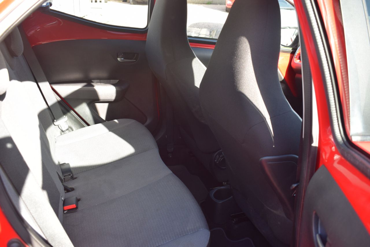 2021 TOYOTA AYGO 1.0 VVT-i x-play Hatchback 5dr Petrol Manual Euro 6 (s/s) (71 ps) Apple Car - vehicle photo 15 for sale on PureCar