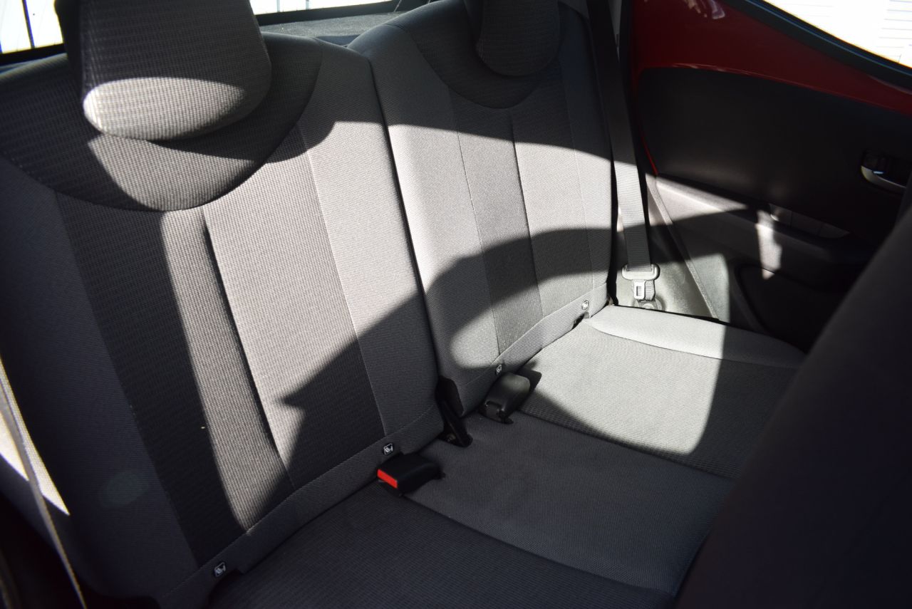 2021 TOYOTA AYGO 1.0 VVT-i x-play Hatchback 5dr Petrol Manual Euro 6 (s/s) (71 ps) Apple Car - vehicle photo 16 for sale on PureCar