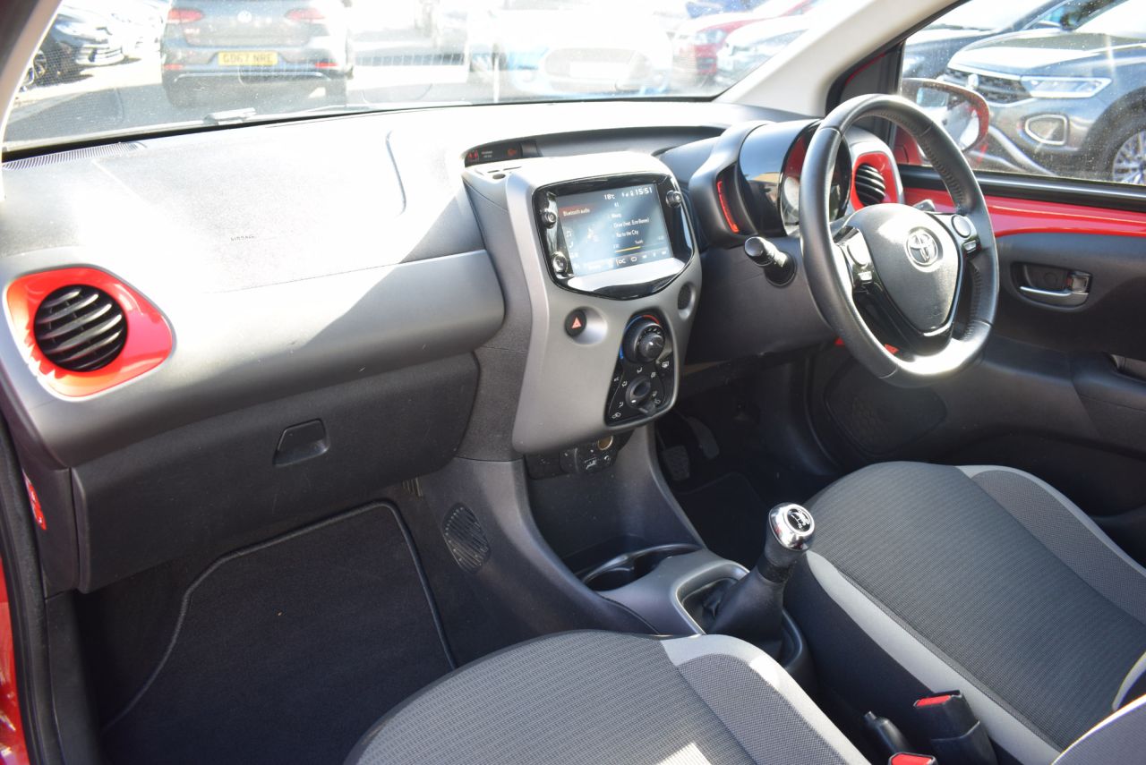 2021 TOYOTA AYGO 1.0 VVT-i x-play Hatchback 5dr Petrol Manual Euro 6 (s/s) (71 ps) Apple Car - vehicle photo 24 for sale on PureCar