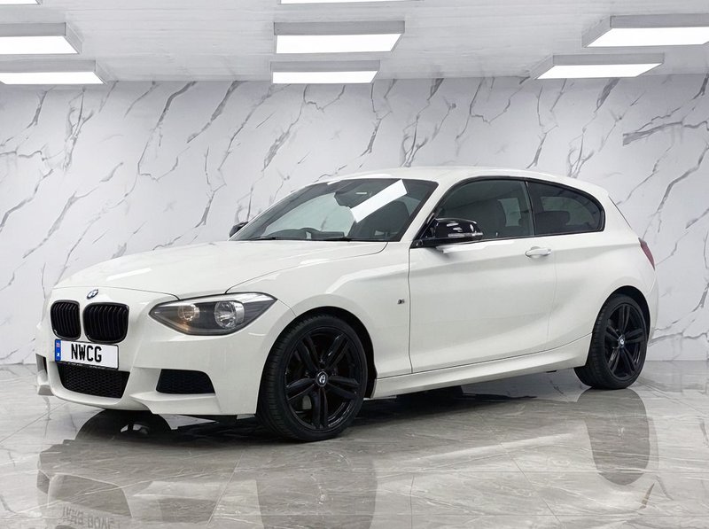 2013 BMW 1 Series in white — photo 4 of 12
