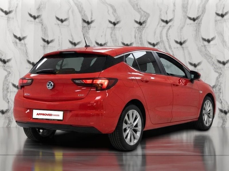 2017 Vauxhall Astra in red — photo 6 of 16