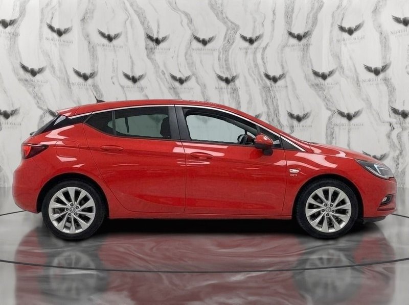 2017 Vauxhall Astra in red — photo 8 of 16