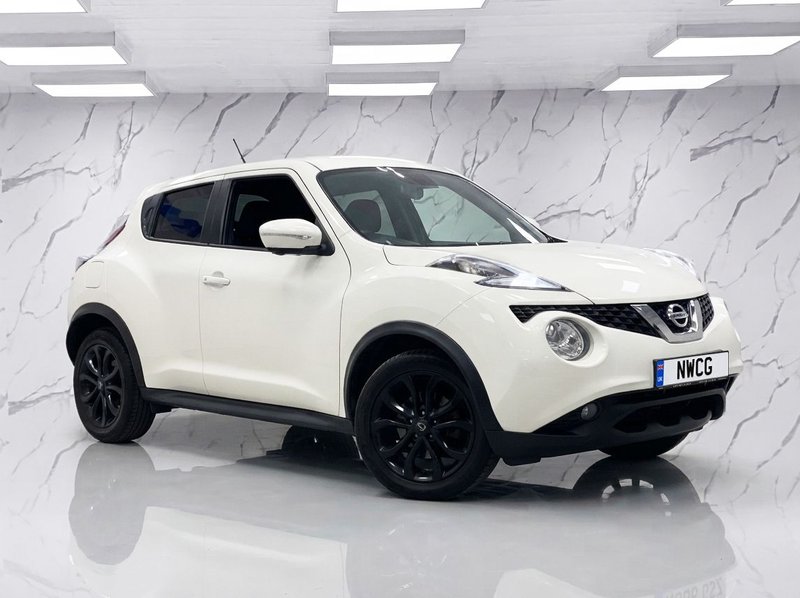 2017 Nissan Juke in white — photo 1 of 11