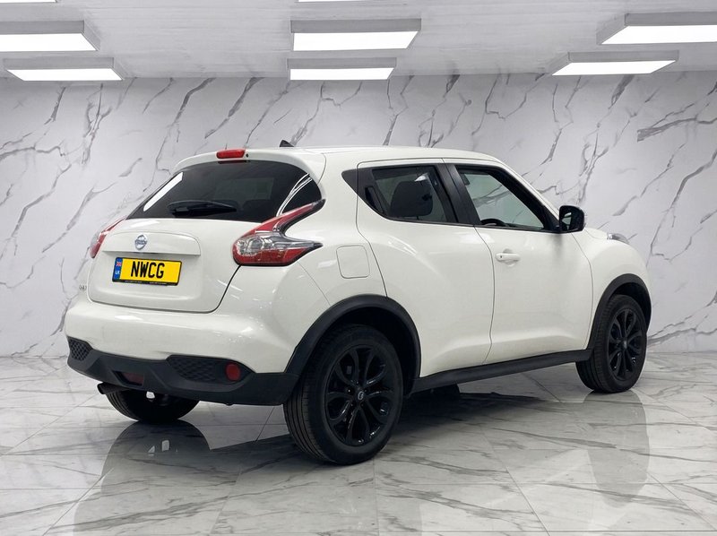 2017 Nissan Juke in white — photo 3 of 11