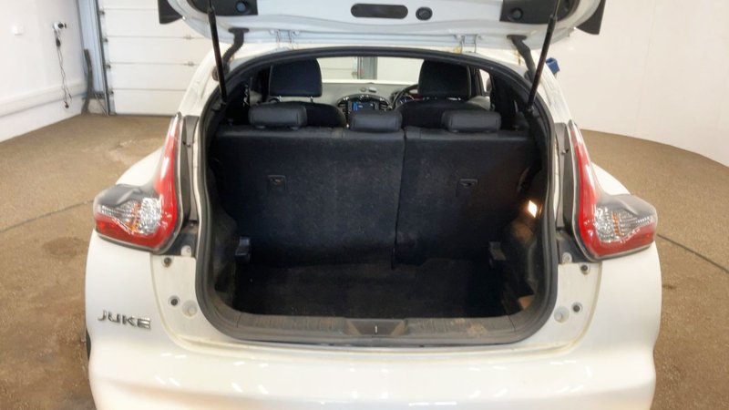 2017 Nissan Juke in white — photo 11 of 11