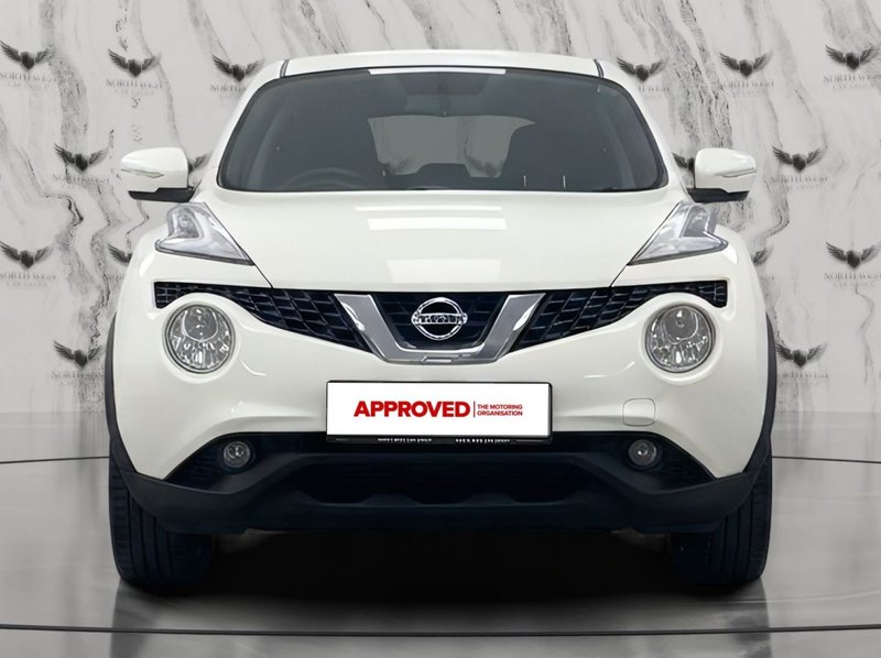 2017 Nissan Juke in white — photo 2 of 14