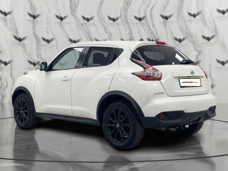 2017 Nissan Juke in white — photo 4 of 14