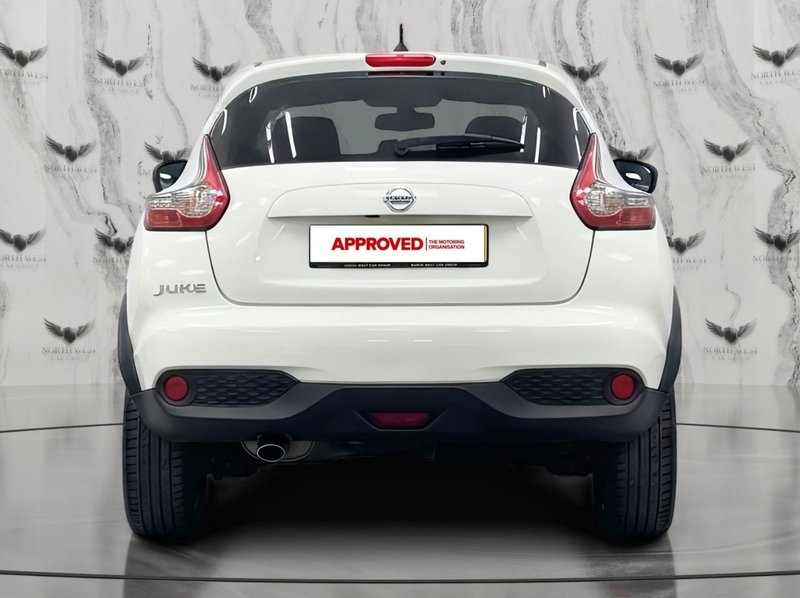 2017 Nissan Juke in white — photo 5 of 14