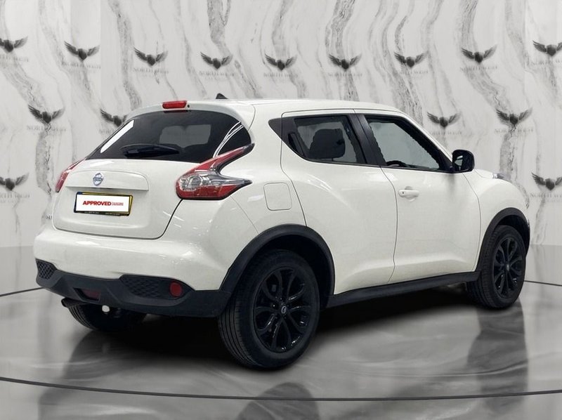 2017 Nissan Juke in white — photo 6 of 14
