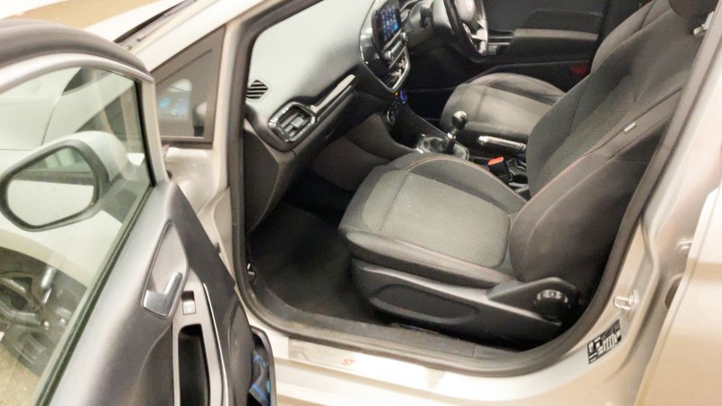 2018 Ford Fiesta in silver — photo 8 of 12