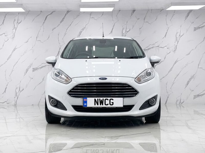 2013 Ford Fiesta in white — photo 2 of 12