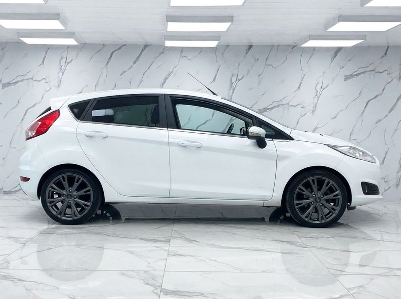 2013 Ford Fiesta in white — photo 6 of 12
