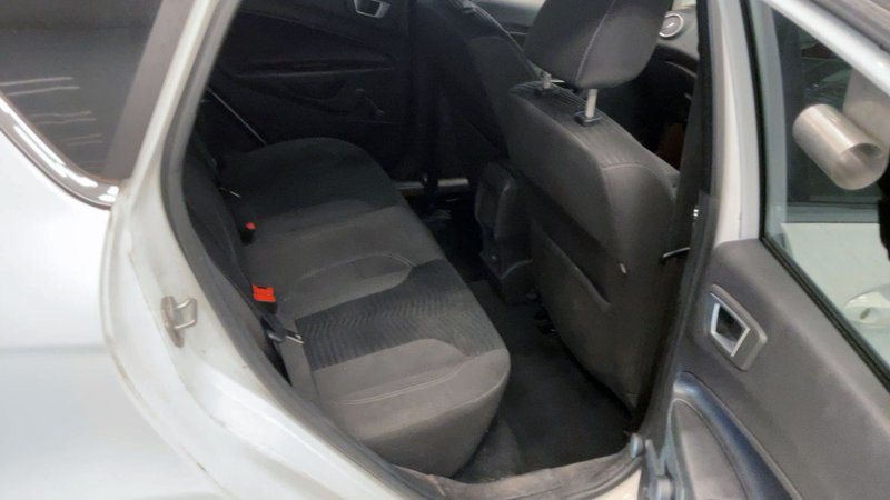 2013 Ford Fiesta in white — photo 10 of 12