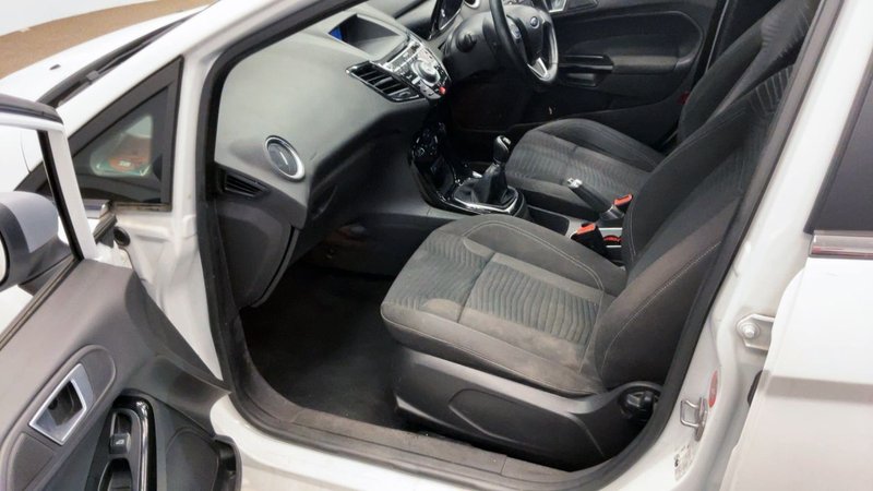 2013 Ford Fiesta in white — photo 7 of 12