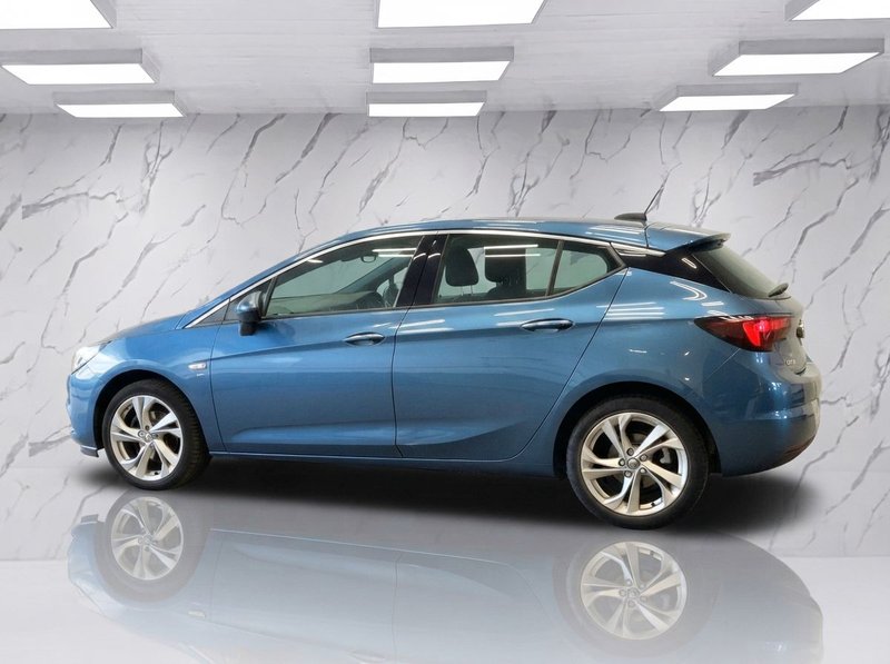 2016 Vauxhall Astra in blue — photo 6 of 12