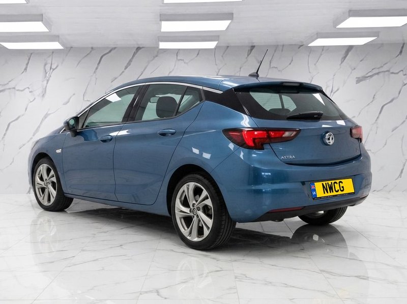 2016 Vauxhall Astra in blue — photo 3 of 12