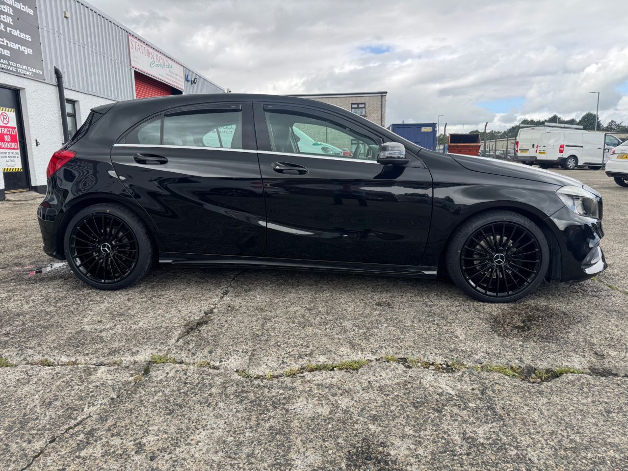 2017 MERCEDES A CLASS 1.5 A180d AMG Line Hatchback 5dr Diesel Manual Euro 6 (s/s) (109 ps) - vehicle photo 8 for sale on PureCar