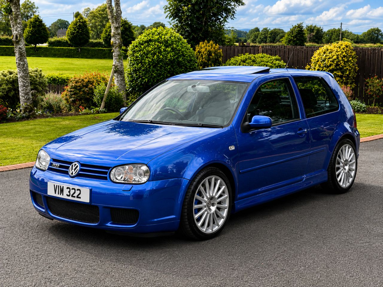 2003 VOLKSWAGEN GOLF 3.2 R32 Hatchback 3dr Petrol Manual (276 g/km, 240 bhp) - vehicle photo 3 for sale on PureCar