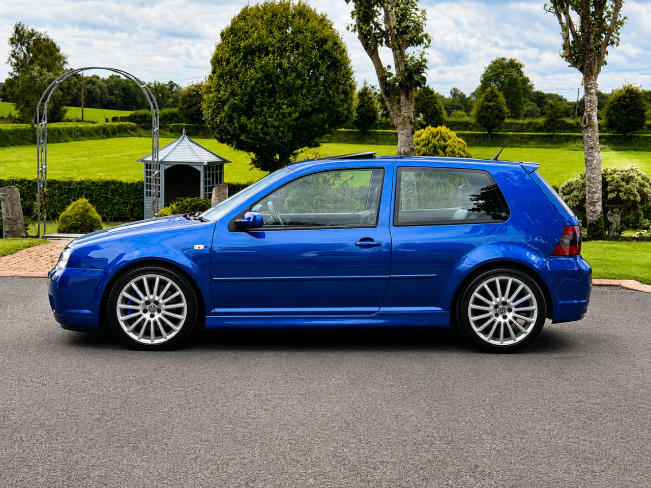 2003 VOLKSWAGEN GOLF 3.2 R32 Hatchback 3dr Petrol Manual (276 g/km, 240 bhp) - vehicle photo 6 for sale on PureCar