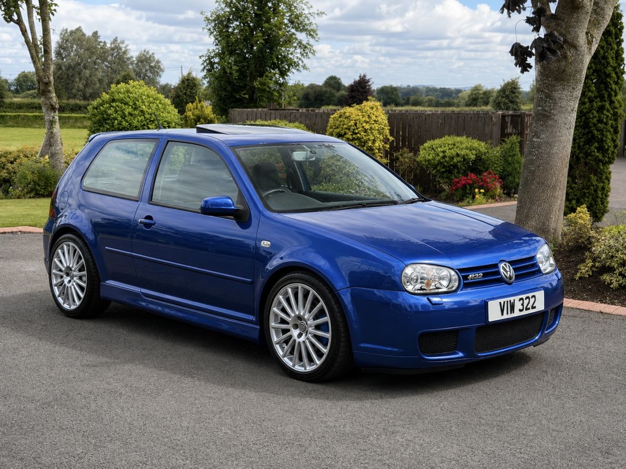 2003 VOLKSWAGEN GOLF 3.2 R32 Hatchback 3dr Petrol Manual (276 g/km, 240 bhp) - vehicle photo 8 for sale on PureCar