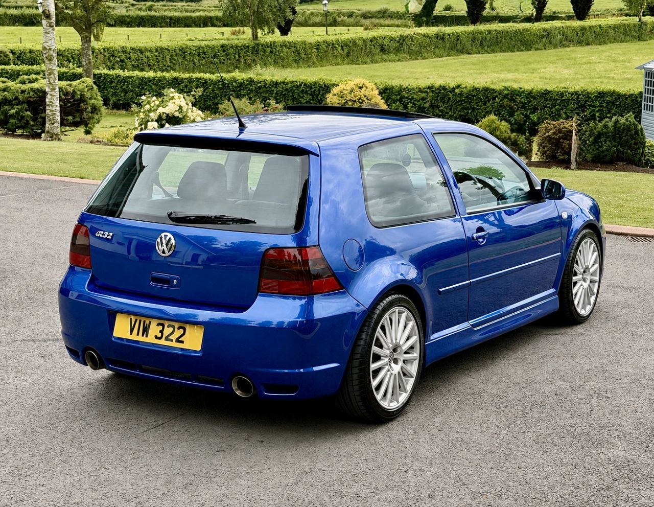 2003 VOLKSWAGEN GOLF 3.2 R32 Hatchback 3dr Petrol Manual (276 g/km, 240 bhp) - vehicle photo 12 for sale on PureCar