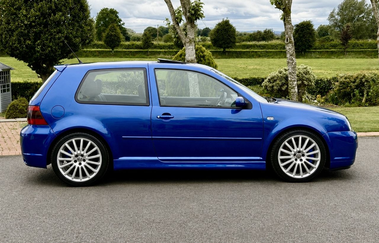 2003 VOLKSWAGEN GOLF 3.2 R32 Hatchback 3dr Petrol Manual (276 g/km, 240 bhp) - vehicle photo 13 for sale on PureCar
