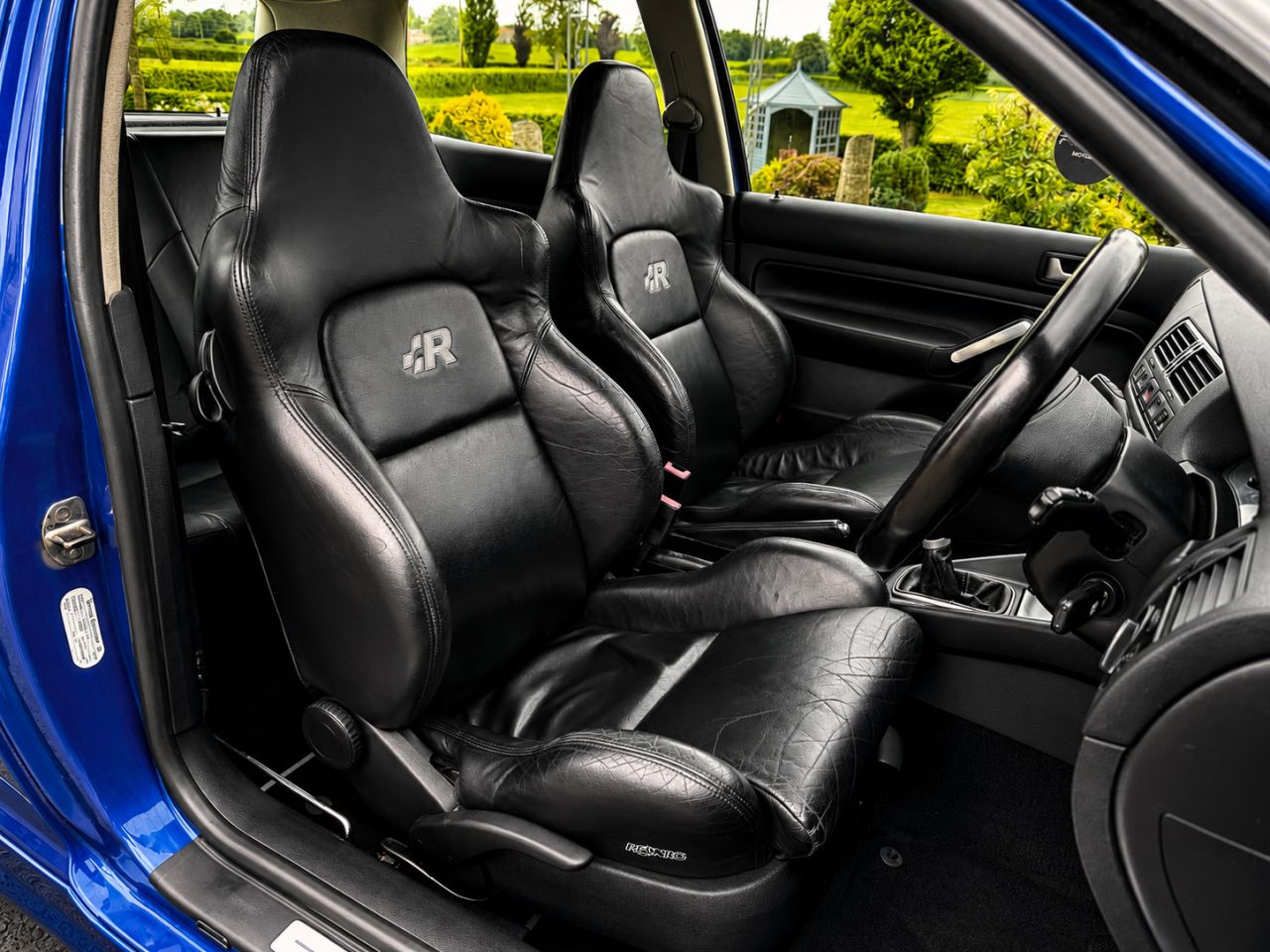 2003 VOLKSWAGEN GOLF 3.2 R32 Hatchback 3dr Petrol Manual (276 g/km, 240 bhp) - vehicle photo 18 for sale on PureCar