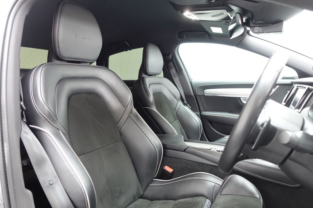 2019 Volvo S90 — image 3