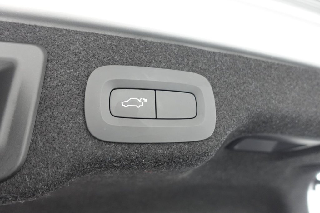 2019 Volvo S90 — image 30