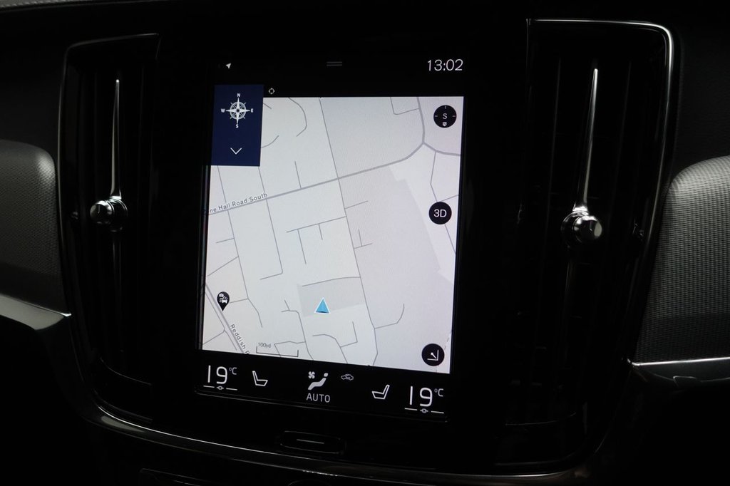 2019 Volvo S90 — image 2