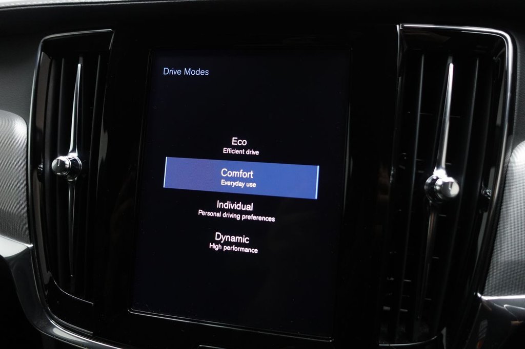 2019 Volvo S90 — image 19