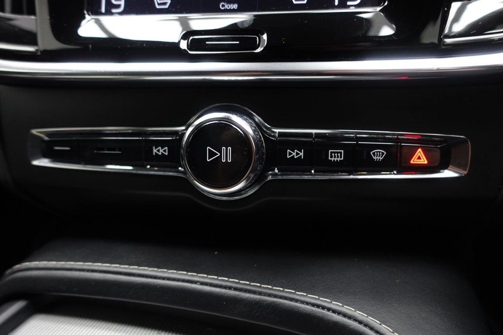 2019 Volvo S90 — image 26