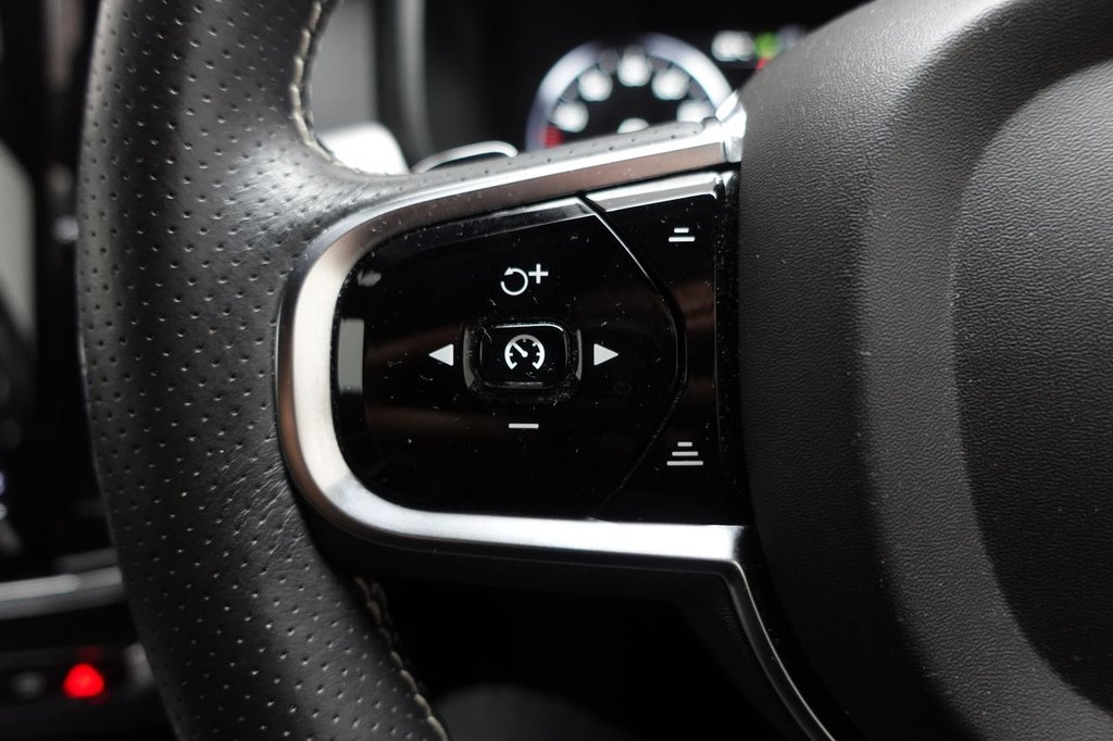 2019 Volvo S90 — image 22