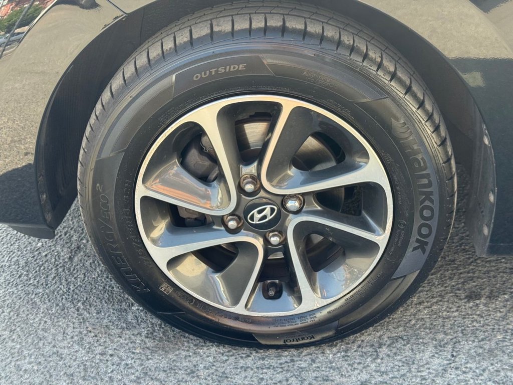 2019 Hyundai i10 — image 16