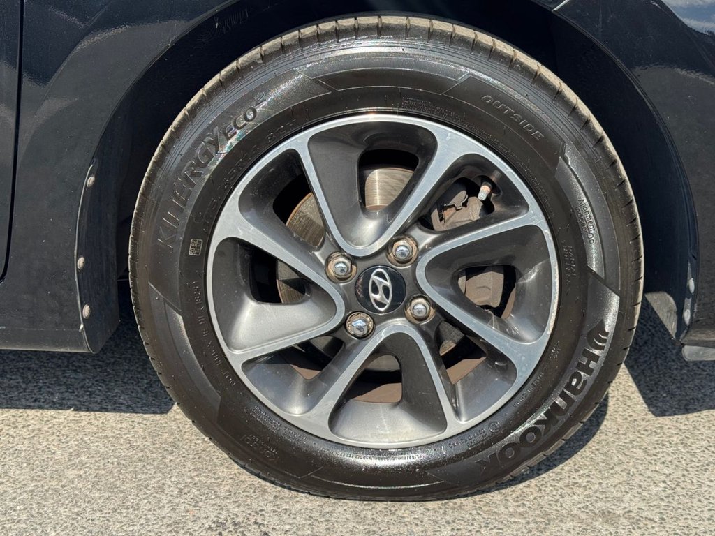 2019 Hyundai i10 — image 17